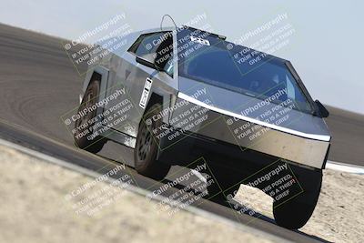 media/Nov-08-2025-Speed Ventures (Sat) [[1c7a6332f5]]/TC B/Session 2 (Turn 2)/